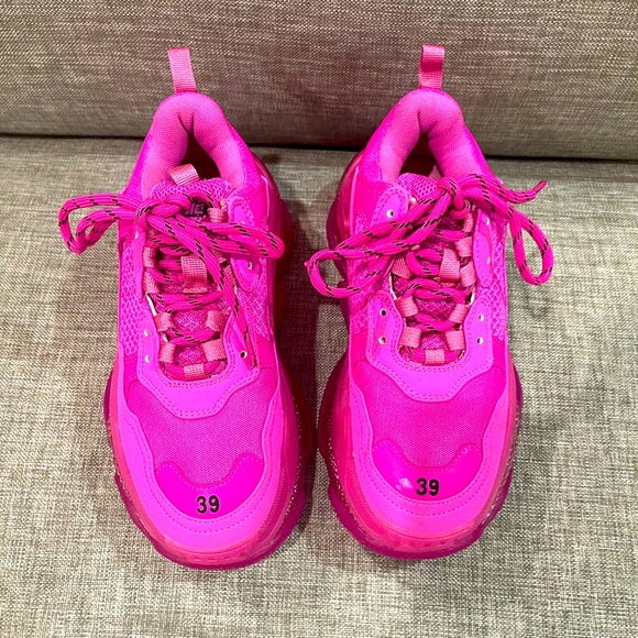 Balenciagas women shoes - Picture 1 of 3